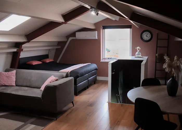 Bed & Breakfast De Kalverschuur 3*